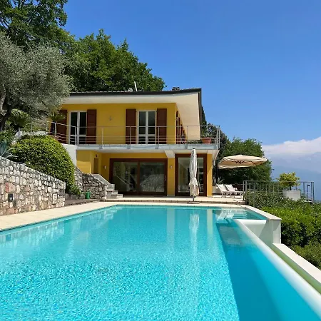 Chiara Villa