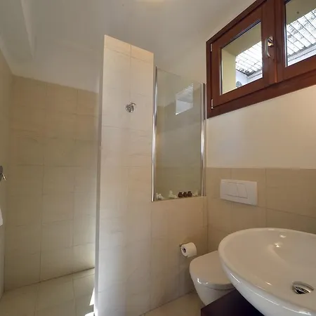 Chiara Villa Toscolano Maderno