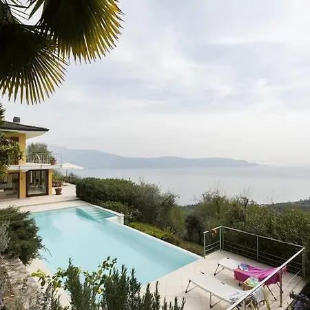 Chiara Villa