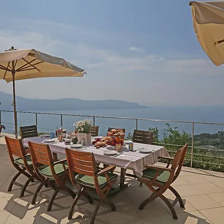 Chiara Villa